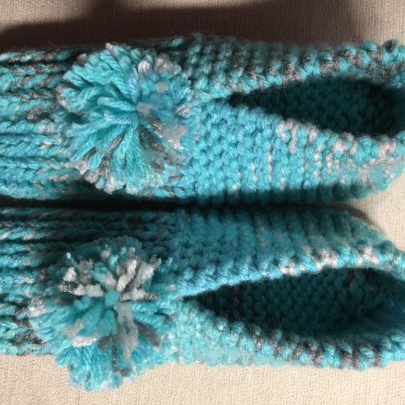 Amish Handmade Knitted House Slippers - Picture 7 of 16